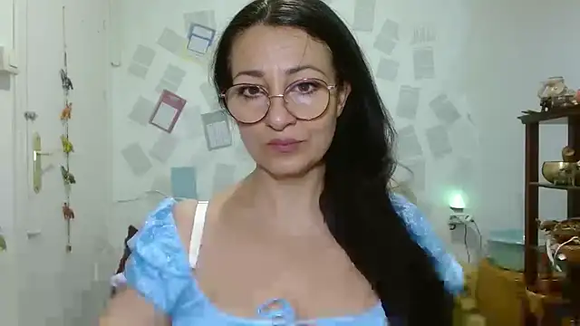 KeisyNeonX online show from June 3, 9:45 am