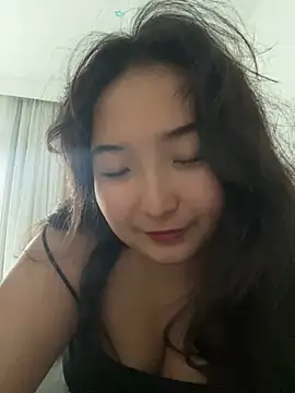 Snapshot of cutie_mio chatting on February 5, 1:44 pm cutie mio online show from February 5, 1:44 pm