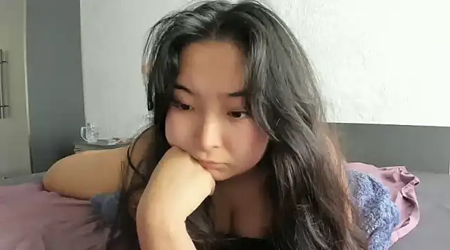 Snapshot of cutie_mio chatting on March 8, 9:06 am cutie mio online show from March 8, 9:06 am