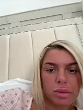 Snapshot of IrishTeenBarbie69 chatting on March 27, 9:53 am IrishTeenBarbie69 online show from March 27, 9:53 am