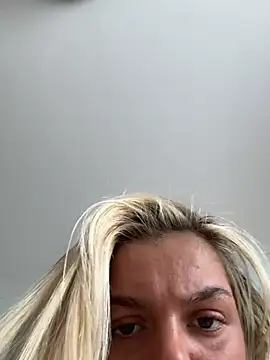 Snapshot of IrishTeenBarbie69 chatting on April 5, 10:56 am IrishTeenBarbie69 online show from April 5, 10:56 am