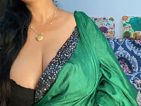 Snapshot of Aishwarya_101_ chatting on October 18, 5:46 pm Aishwarya 101  online show from October 18, 5:46 pm