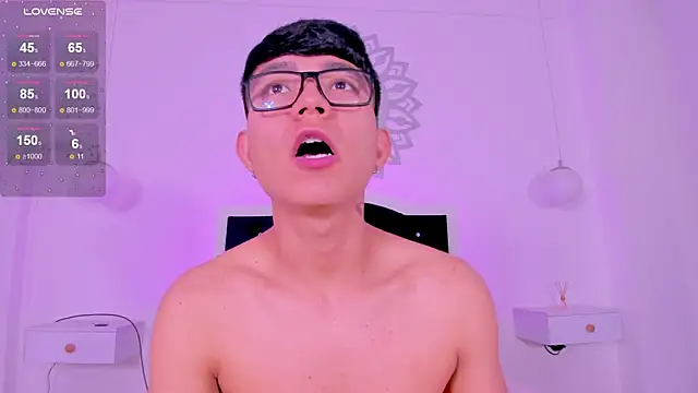 CodyTwink online show from December 18, 2:56 pm