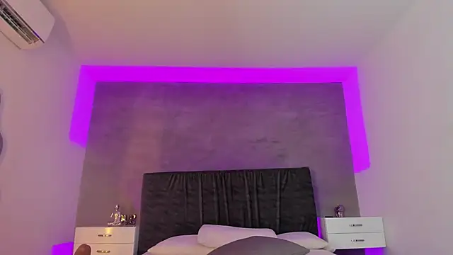 Snapshot of jasminehill_ chatting on March 8, 9:18 pm jasminehill  online show from March 8, 9:18 pm