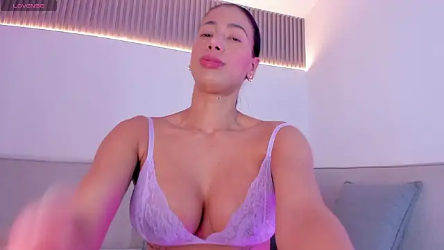 Snapshot of jasminehill_ chatting on January 16, 12:31 pm jasminehill online show from January 16, 12:31 pm