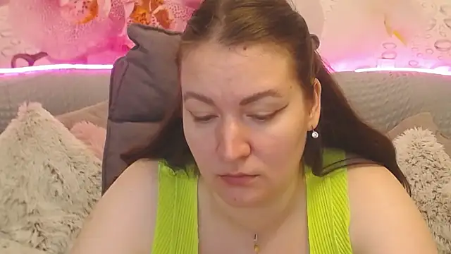 Snapshot of Nataly_cute chatting on June 24, 7:13 pm Nataly cute online show from June 24, 7:13 pm