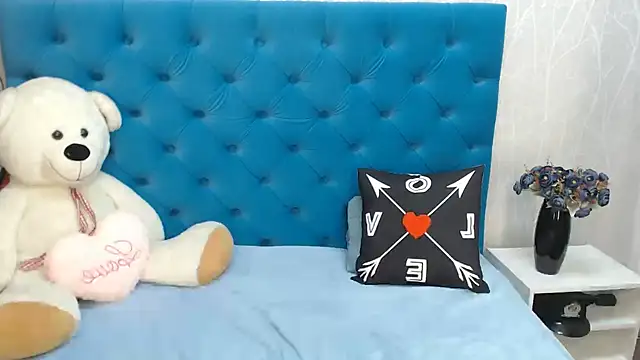 Sexy MALIKKA online show from December 3, 9:55 am