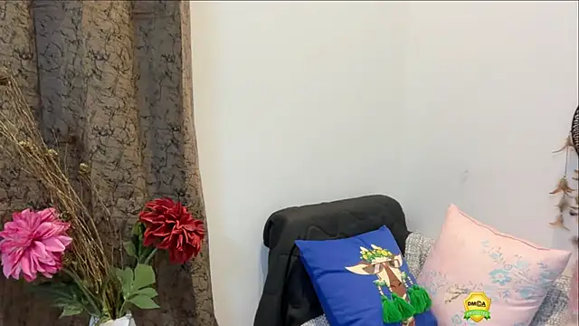 Unique-Beauty online show from September 25, 4:43 pm