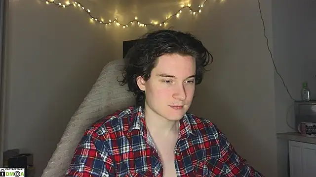 MoreRealAlex online show from October 22, 6:02 am