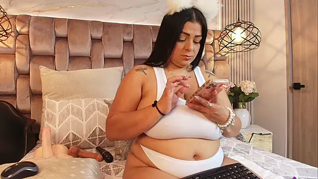 JenSexy  online show from September 25, 7:06 pm