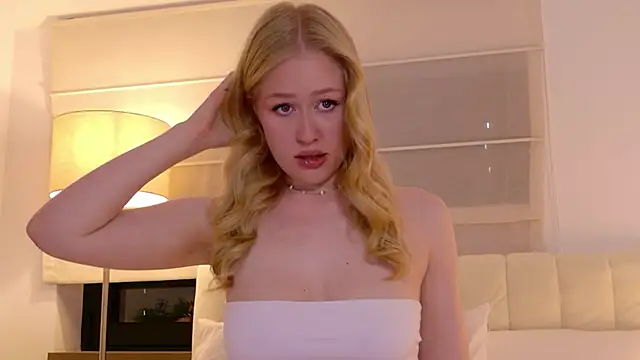 JuliaJaee online show from July 20, 5:37 pm