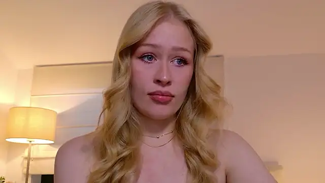 JuliaJaee online show from August 1, 1:32 pm