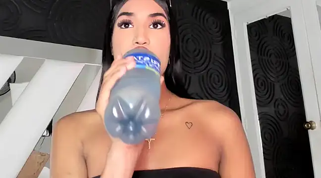 ambermartin  online show from February 1, 7:23 pm