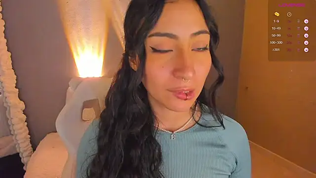 amber curly online show from January 31, 7:18 pm