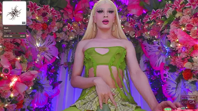 Snapshot of AlisonSharon chatting on January 17, 3:22 am AlisonSharon online show from January 17, 3:22 am