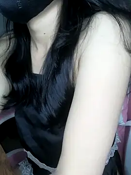 Snapshot of _Linez_ chatting on March 15, 2:23 pm Linez online show from March 15, 2:23 pm