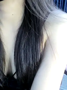 Snapshot of _Linez_ chatting on September 25, 7:06 pm  Linez  online show from September 25, 7:06 pm