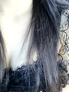 Snapshot of _Linez_ chatting on October 2, 5:42 pm  Linez  online show from October 2, 5:42 pm