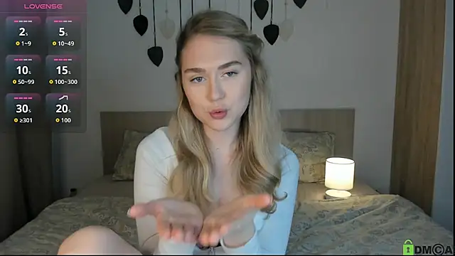 Snapshot of TheVanessaMaes chatting on October 28, 11:07 pm TheVanessaMaes online show from October 28, 11:07 pm