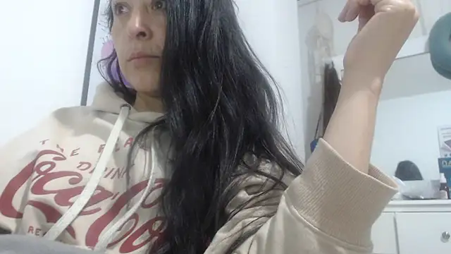 naughthyany16 online show from October 17, 9:12 am