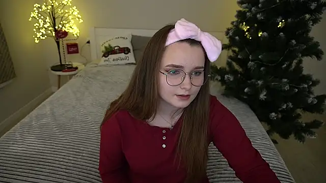 MagicPeachh  online show from December 9, 2:17 pm