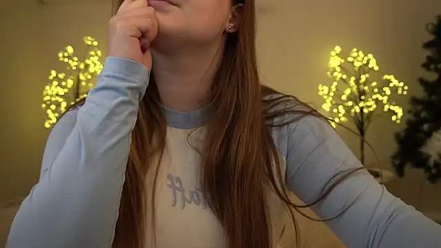 MagicPeachh  online show from January 16, 1:36 pm