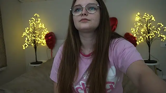 MagicPeachh  online show from February 28, 9:58 am