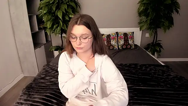 MagicPeachh  online show from November 20, 1:44 pm