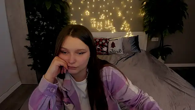 MagicPeachh  online show from December 17, 2:12 pm