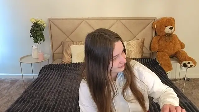 Snapshot of MagicPeachh_ chatting on March 26, 6:52 am MagicPeachh online show from March 26, 6:52 am