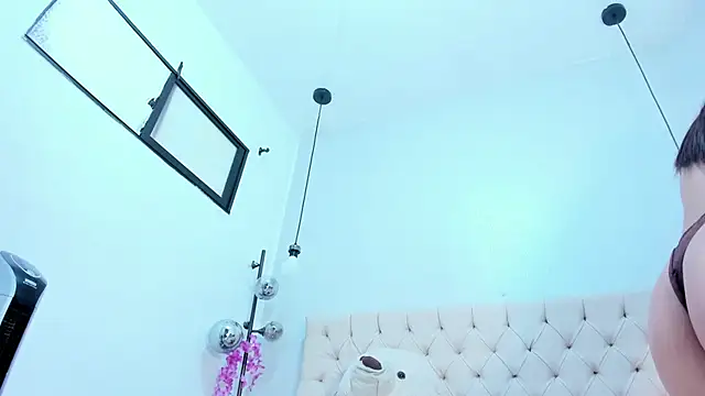 Victoria Coleman online show from December 19, 7:43 pm