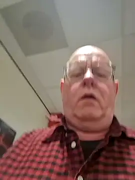 Snapshot of andrejoyfull64 chatting on April 8, 11:21 am andrejoyfull64 online show from April 8, 11:21 am