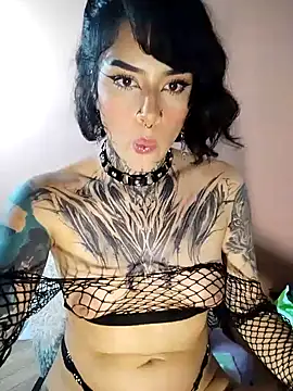 taaylor33 online show from February 11, 5:05 am