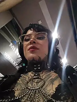 taaylor33 online show from May 16, 12:51 am