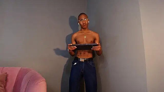 Ethan Fox11 online show from February 24, 1:53 pm