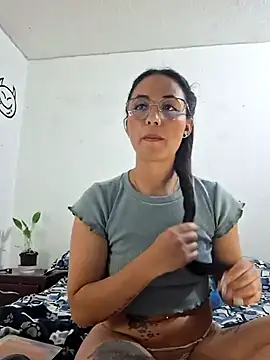 Snapshot of anny_roberts chatting on December 29, 1:02 am anny roberts online show from December 29, 1:02 am