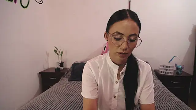 Snapshot of anny_roberts chatting on February 10, 11:34 pm anny roberts online show from February 10, 11:34 pm