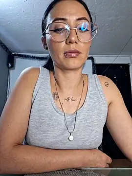 Snapshot of anny_roberts chatting on February 23, 6:34 pm anny roberts online show from February 23, 6:34 pm