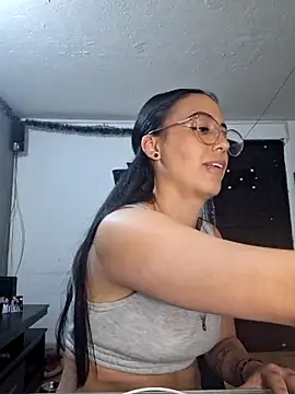 Snapshot of anny_roberts chatting on February 23, 9:37 pm anny roberts online show from February 23, 9:37 pm