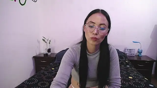 Snapshot of anny_roberts chatting on March 12, 11:12 pm anny roberts online show from March 12, 11:12 pm