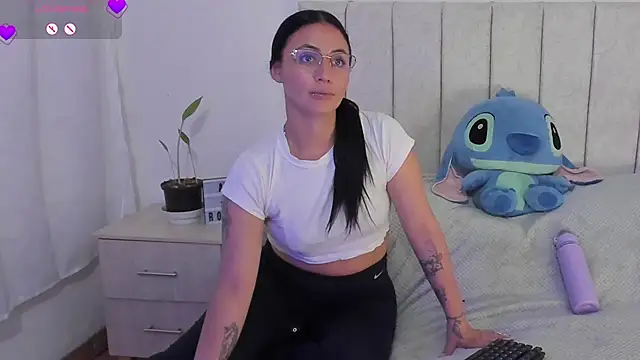 Snapshot of anny_roberts chatting on November 26, 10:44 pm anny roberts online show from November 26, 10:44 pm