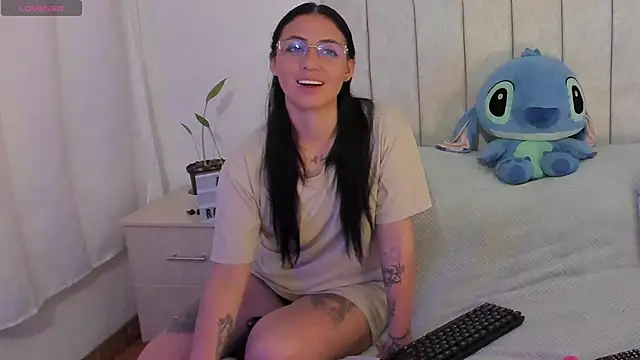 Snapshot of anny_roberts chatting on November 29, 10:24 pm anny roberts online show from November 29, 10:24 pm