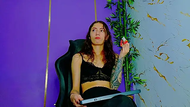 scarlet-jonesx online show from September 28, 12:16 am