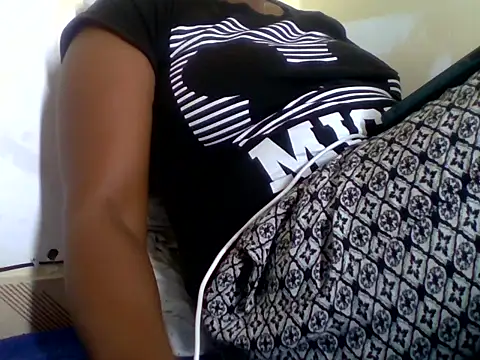 Hot-zeenah online show from October 13, 7:30 am