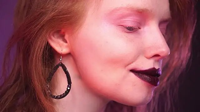 Snapshot of ginger_hugs chatting on January 3, 1:16 am ginger hugs online show from January 3, 1:16 am