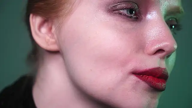 Snapshot of ginger_hugs chatting on January 5, 1:03 am ginger hugs online show from January 5, 1:03 am