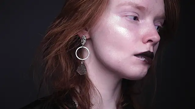 Snapshot of ginger_hugs chatting on January 7, 10:08 pm ginger hugs online show from January 7, 10:08 pm