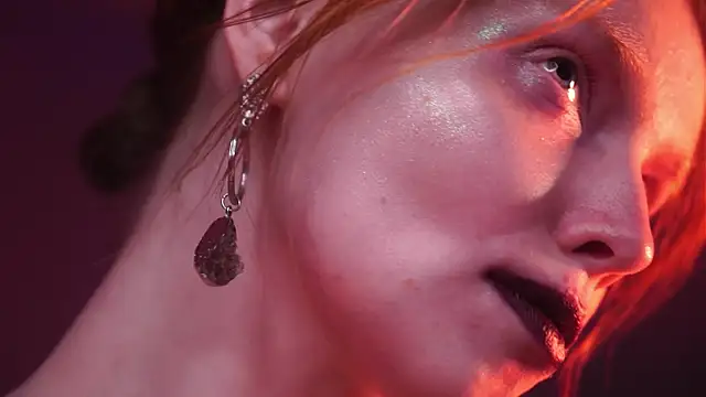 Snapshot of ginger_hugs chatting on January 8, 4:12 am ginger hugs online show from January 8, 4:12 am