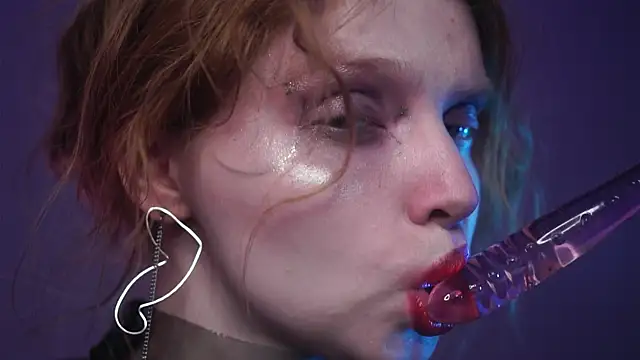 Snapshot of ginger_hugs chatting on February 3, 1:09 am ginger hugs online show from February 3, 1:09 am