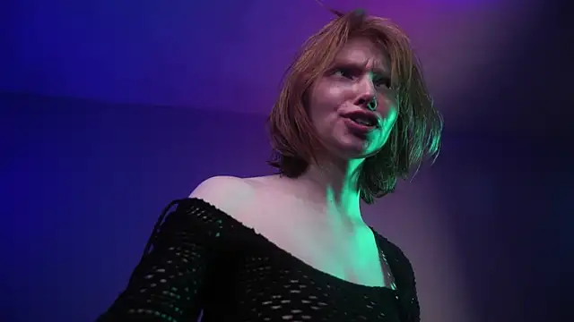 Snapshot of ginger_hugs chatting on February 8, 4:14 am ginger hugs online show from February 8, 4:14 am